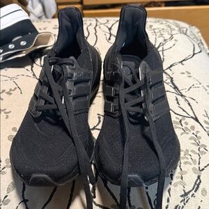 Adidas Men's Black Athletic Sneakers